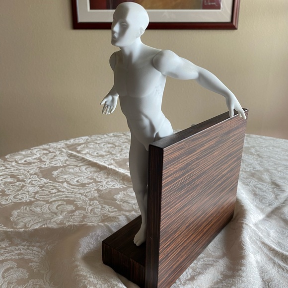 RETIRED 2008 ‘FASTER’ LLADRO PORCELAIN FIGURINE - Picture 4 of 12